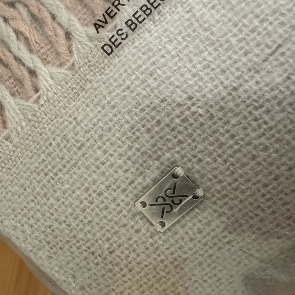 NEW SOIA & KYO Woven Scarfigan with Fringe - Picture 7 of 8